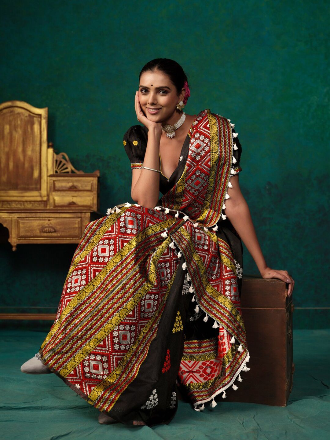 KALINI Assamese Mekhela Chador Saree With Blouse Piece