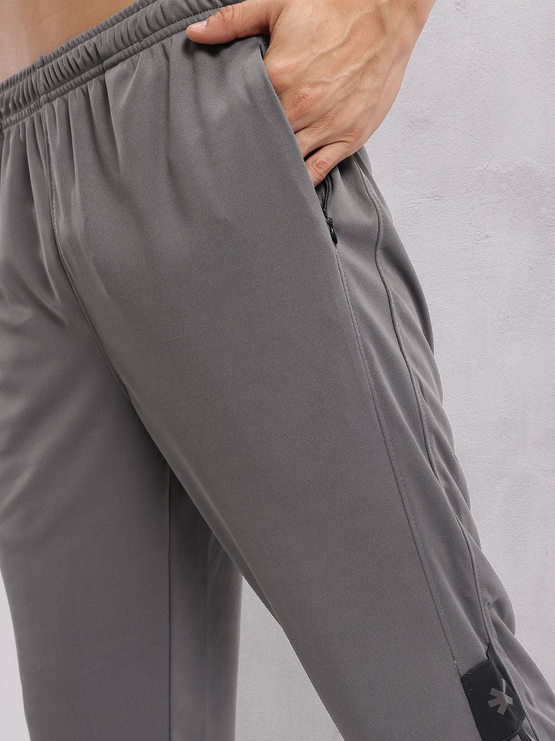 HRX by Hrithik Roshan Men Side Stripes Rapid-Dry Training Joggers