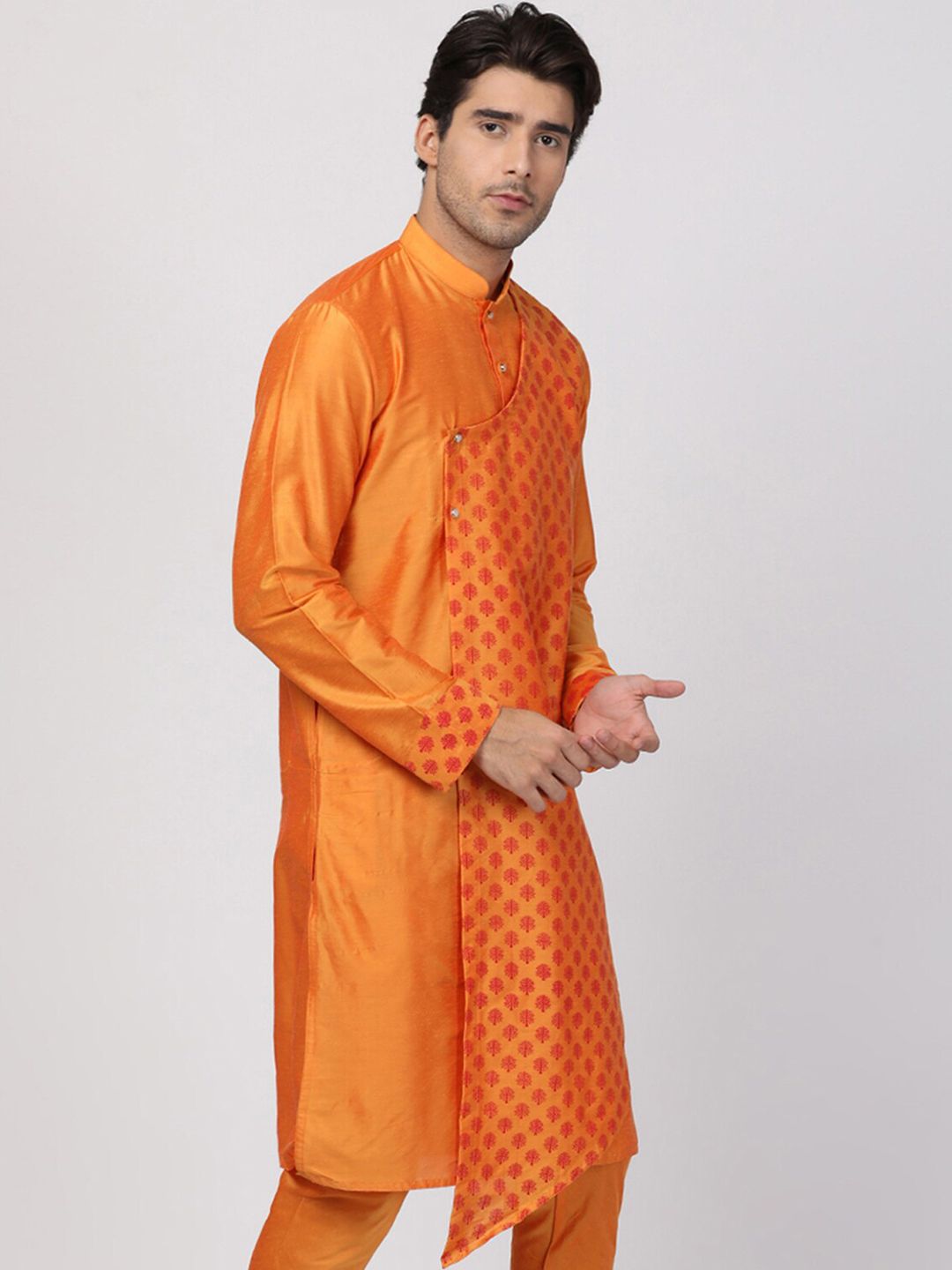 VASTRAMAY Men Orange Geometric Kurta