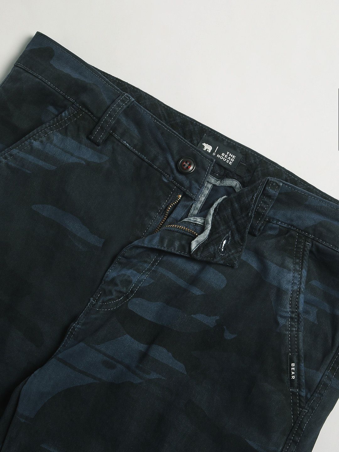 THE BEAR HOUSE Men Camouflage Printed Mid-Rise Regular Fit Cargos Trousers
