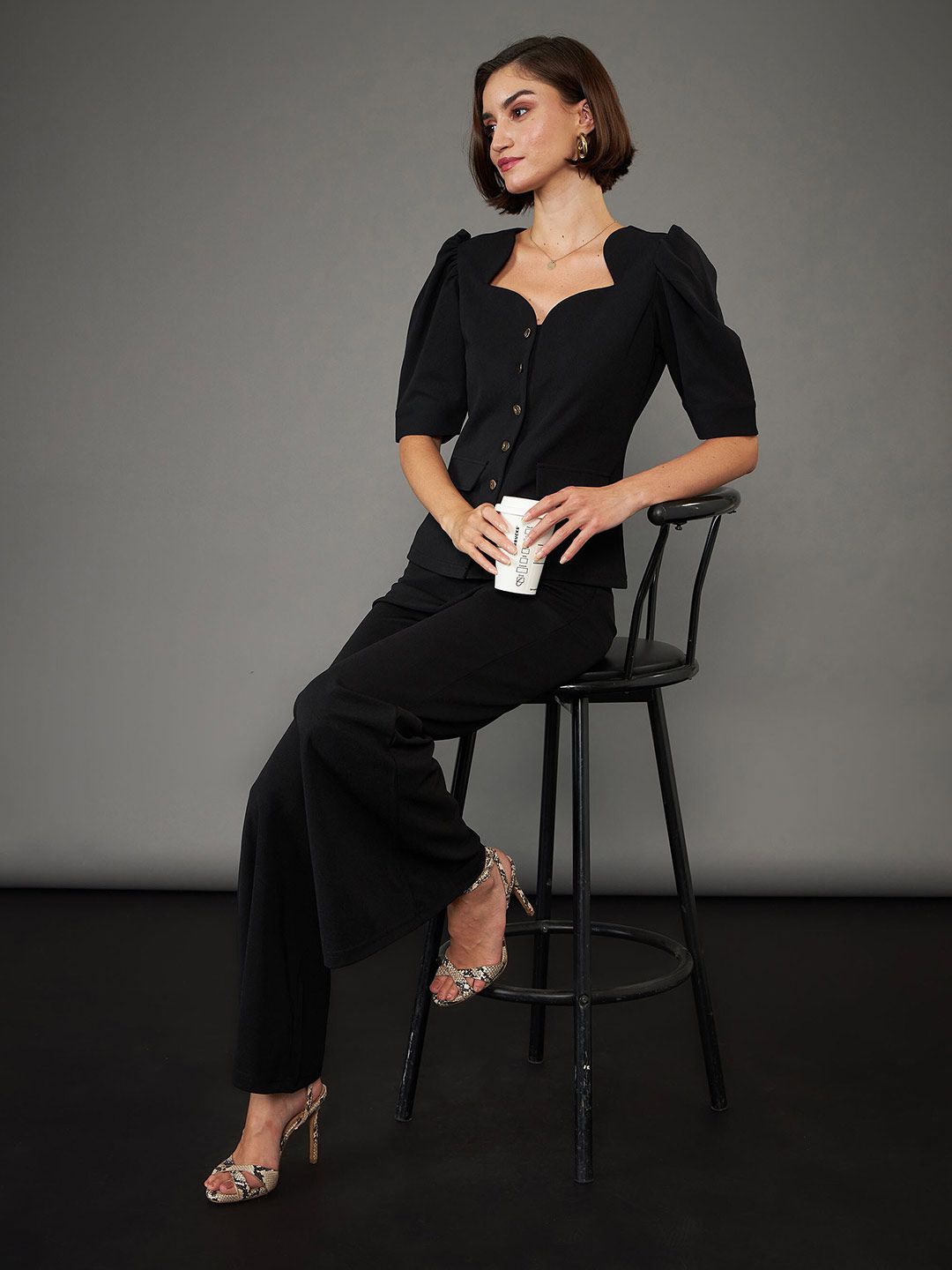 SASSAFRAS worklyf Sweetheart Neck Puff Sleeves Top