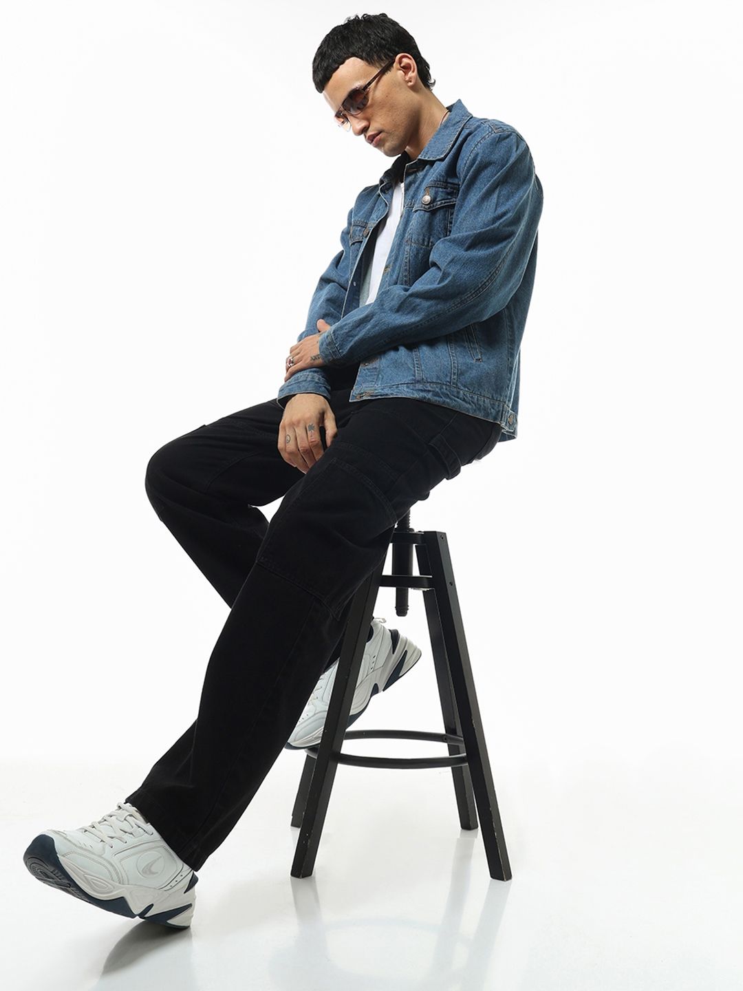 Bewakoof Men's Black Baggy Carpenter Mid-Rise Jeans