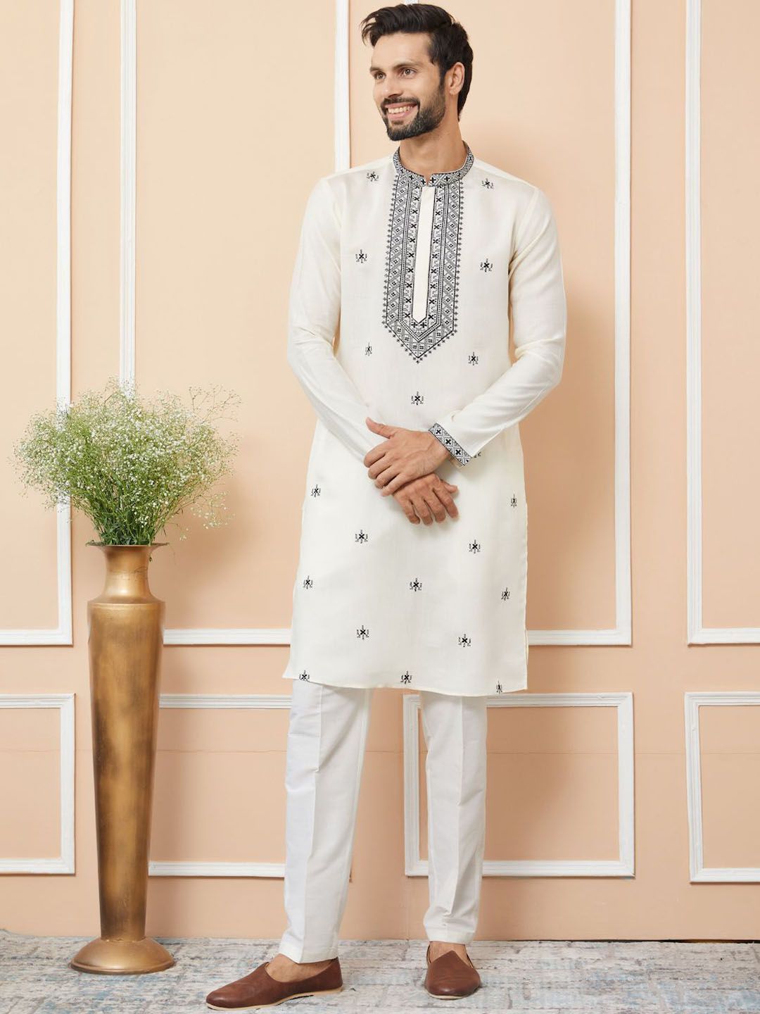 See Designs Men Geometric Embroidered Thread Work Kurta