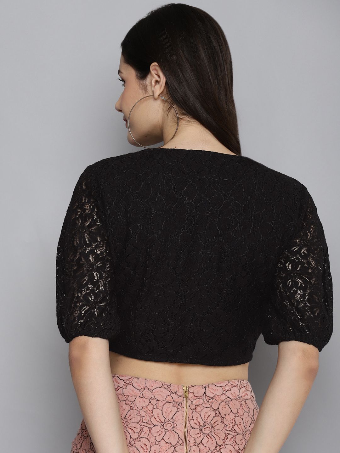 SASSAFRAS Black Blouson Crop Top