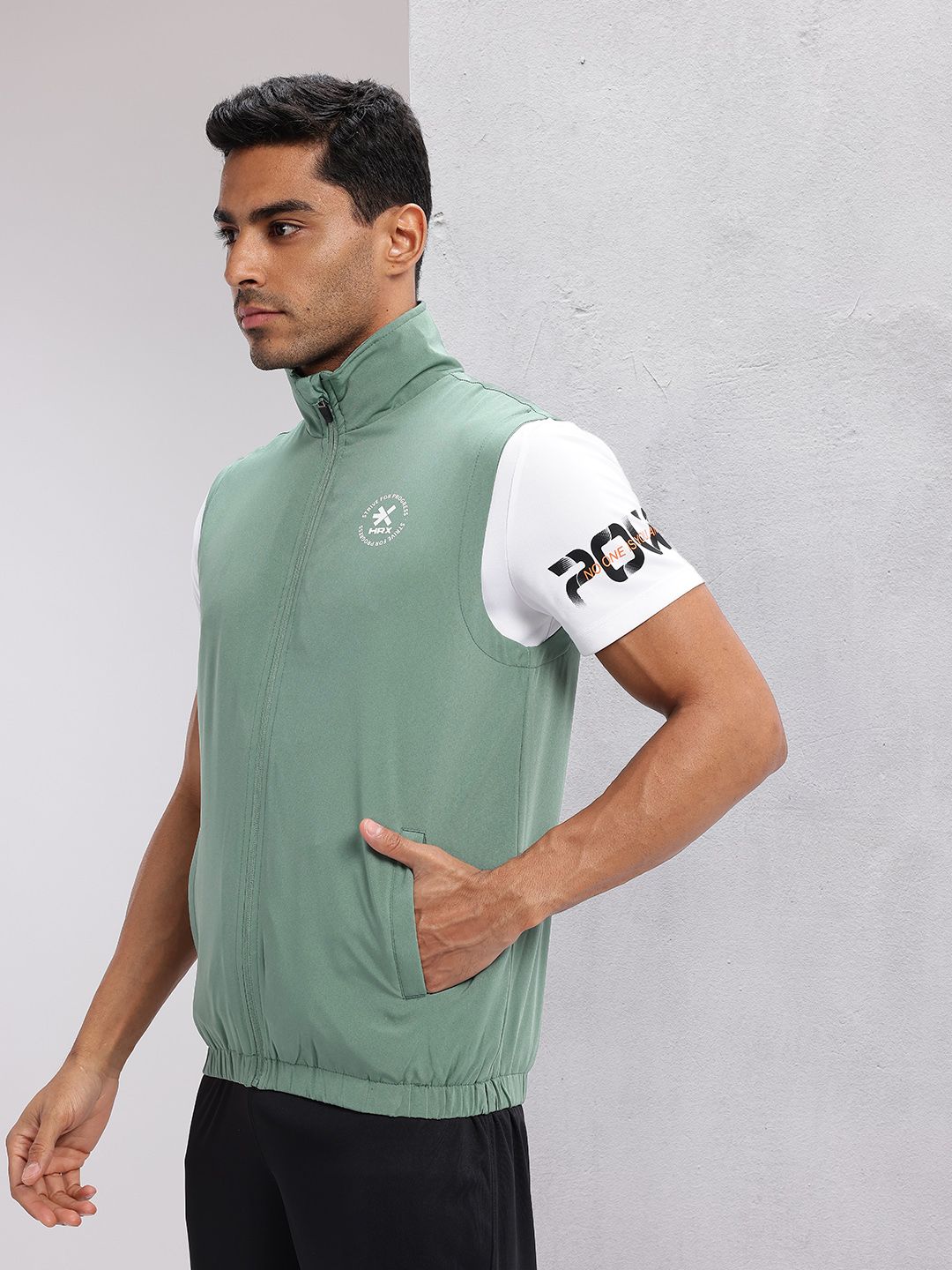 HRX by Hrithik Roshan Brand Logo Printed Detail Rapid-Dry Training Gilet Jacket