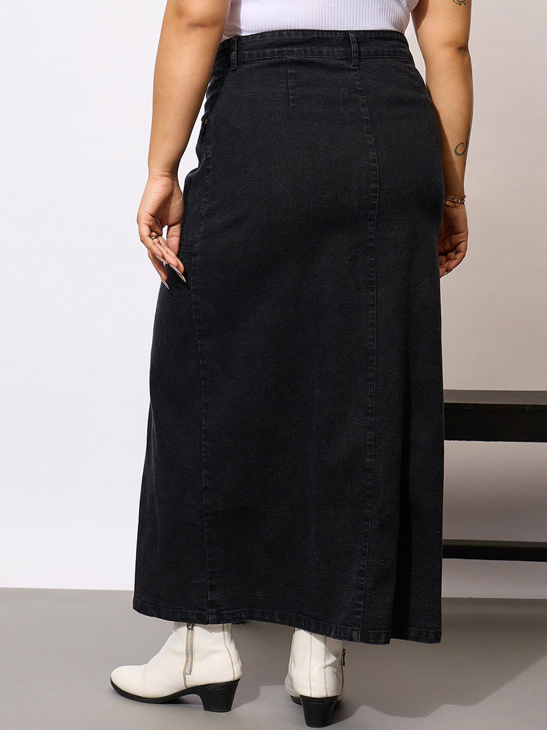 SASSAFRAS Curve Acid Wash Front Button Skirt