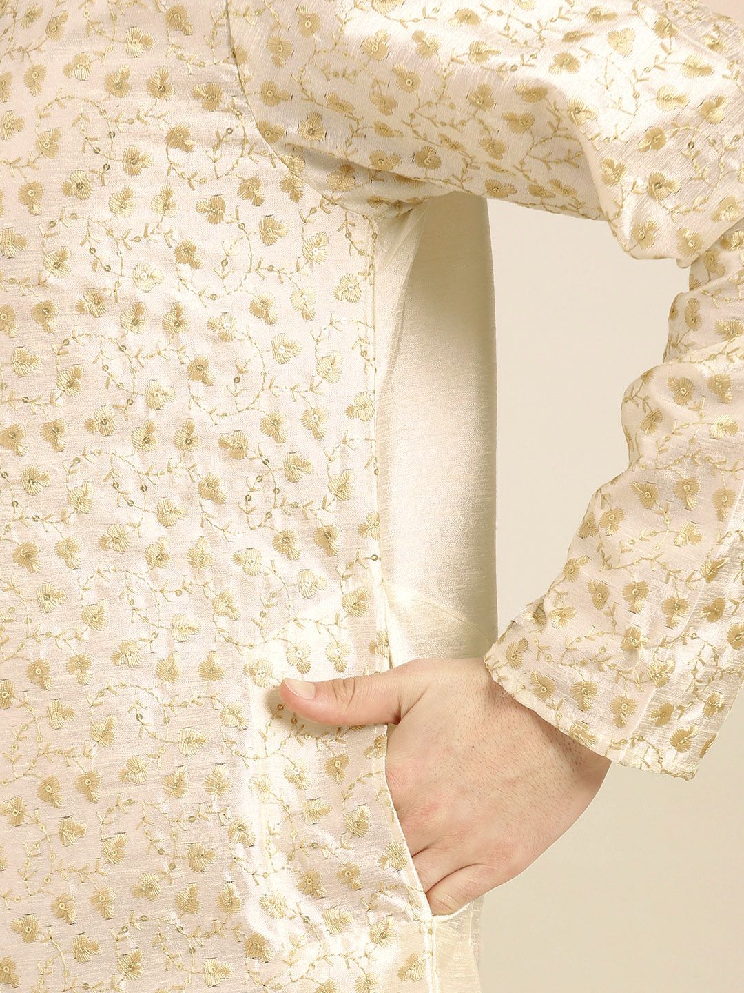 SOJANYA Men Beige & Gold-Toned Floral Kurta