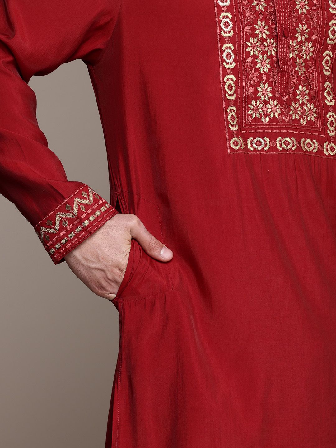 House of Pataudi Floral Yoke Design Mandarin Collar Thread Work Jashn Kurta