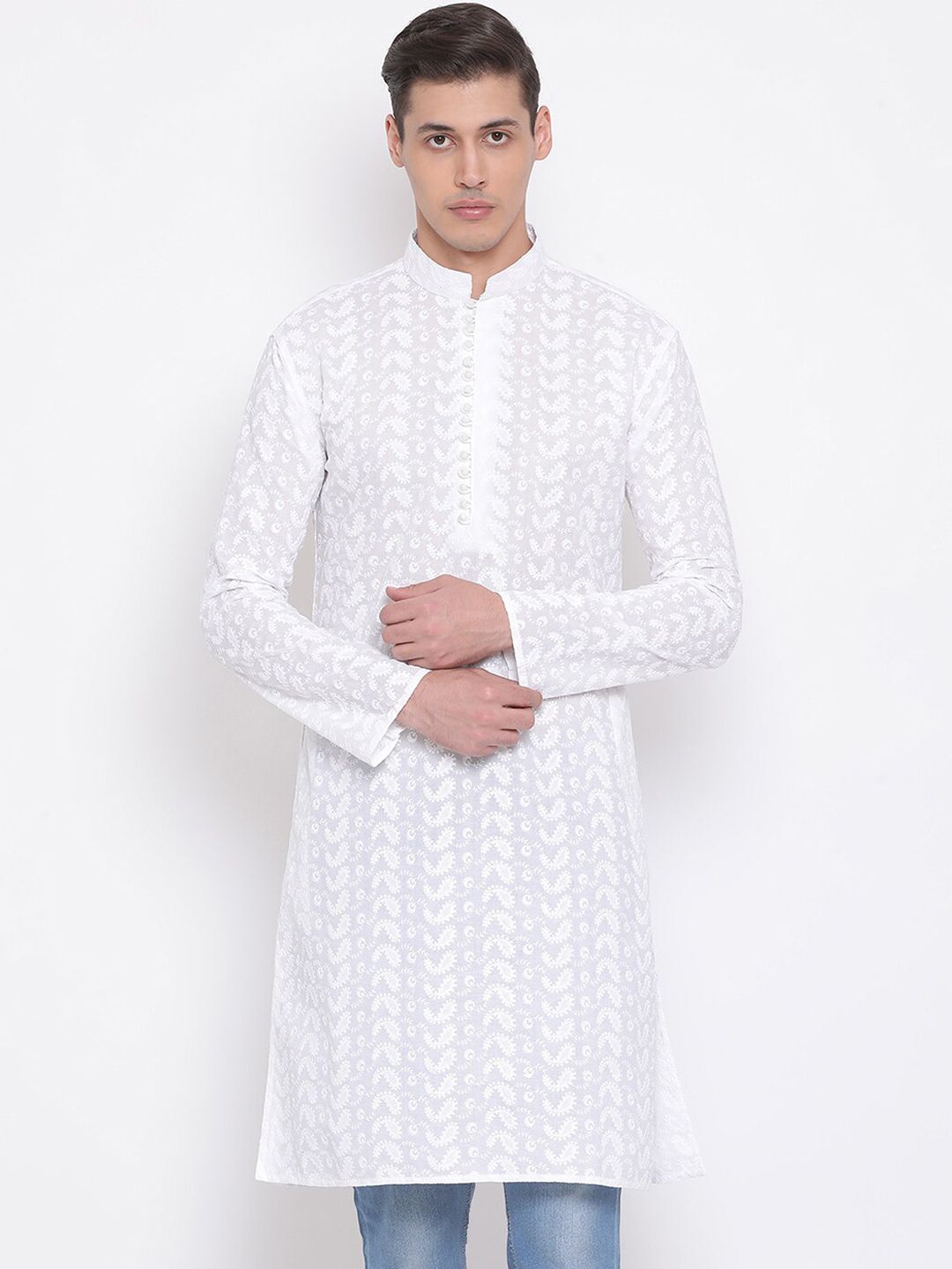 VASTRAMAY Men Chikankari Embroidered Pure Cotton Kurta