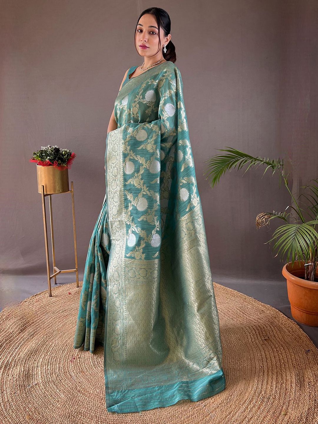 KALINI Floral Zari Silk Blend Banarasi Saree