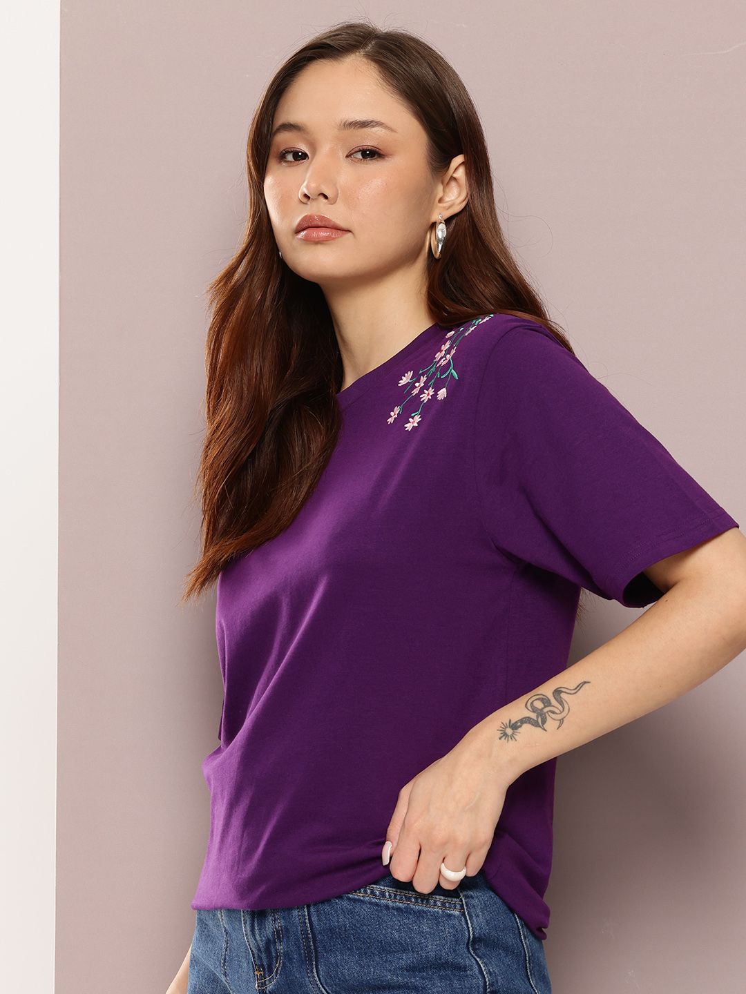 DILLINGER Women's Oversized Embroidery Tshirt