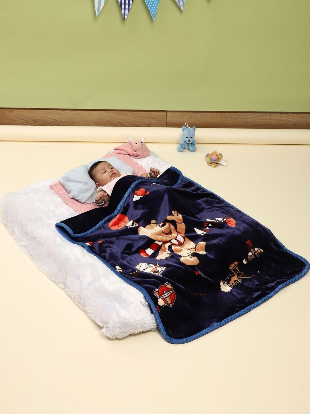 Monte Carlo Navy Blue & Beige Cartoon Characters Mild Winter 550 GSM Single Bed Blanket