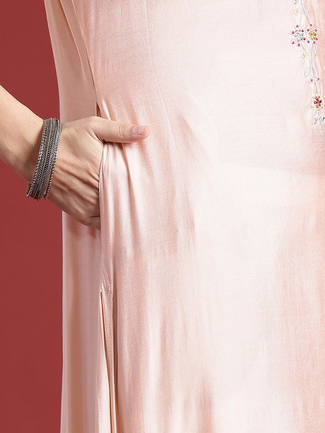 Anouk Floral Embroidered V-Neck Beads & Stones Studded Straight Kurta