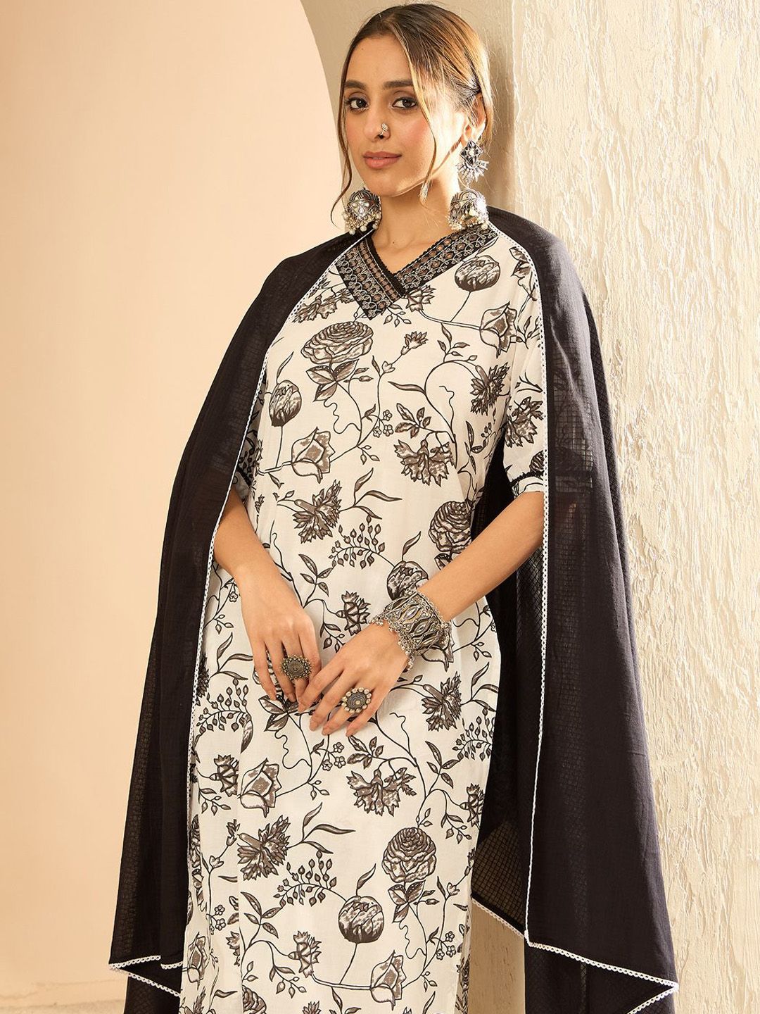 Indo Era Women Printed Regular Mirror Work Pure Cotton Kurta with Trousers & With Dupatta