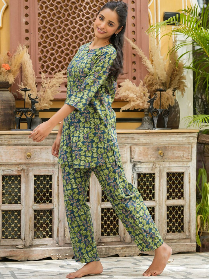 SANSKRUTIHOMES Green & Blue Ethnic Motifs Printed Pure Cotton Night Suit