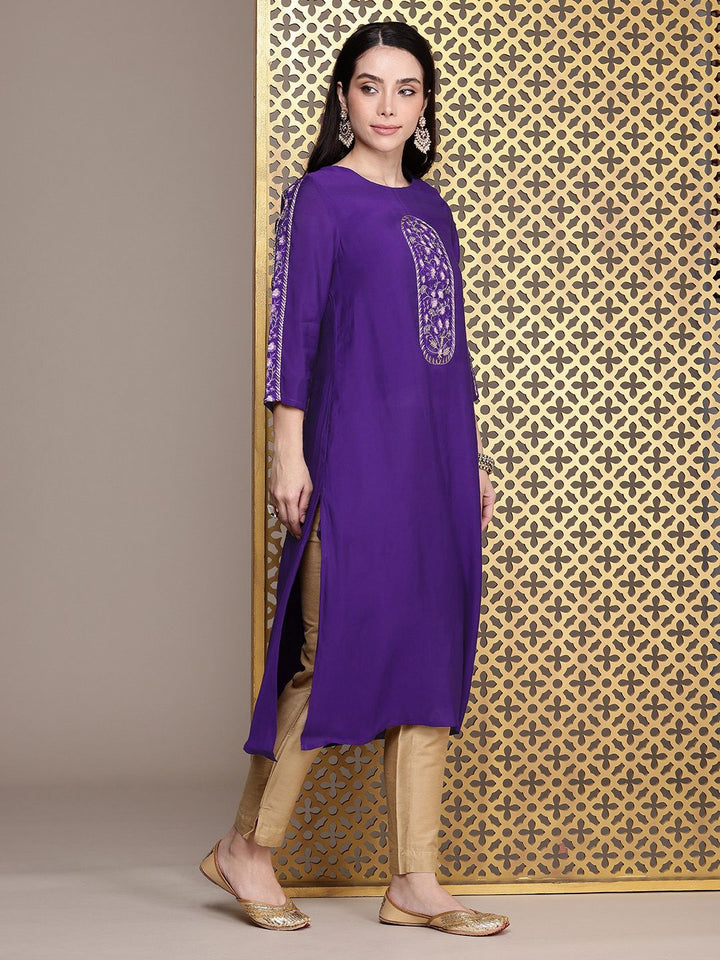 House of Pataudi Floral Embroidered Jashn Kurta