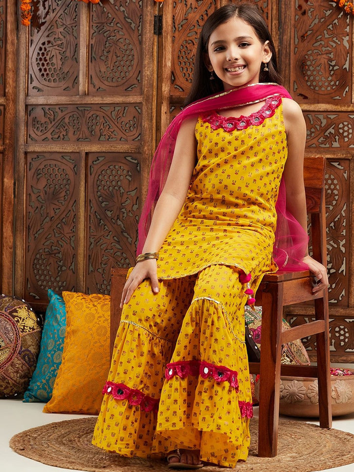 pspeaches Girls Ethnic Motifs Printed Regular Mirror Work Kurta With Sharara & Dupatta