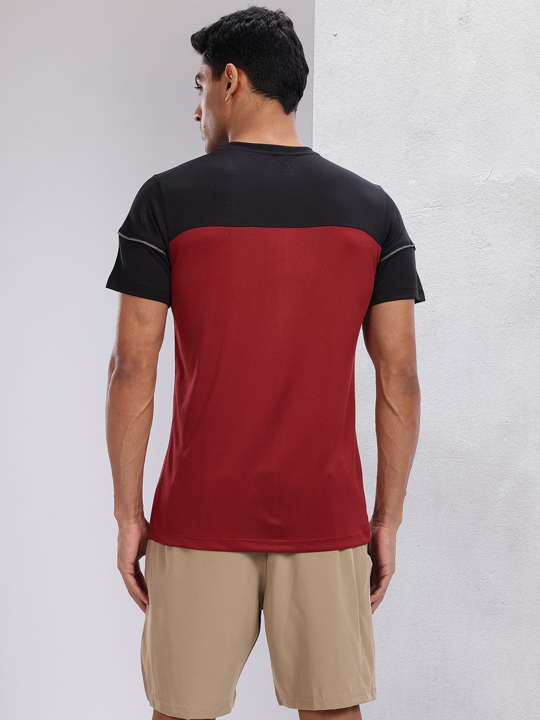 HRX by Hrithik Roshan Colourblocked Henley Neck Reflective Detail Running T-shirt