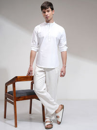 HIGHLANDER Men White Slim Fit Solid Casual Shirt