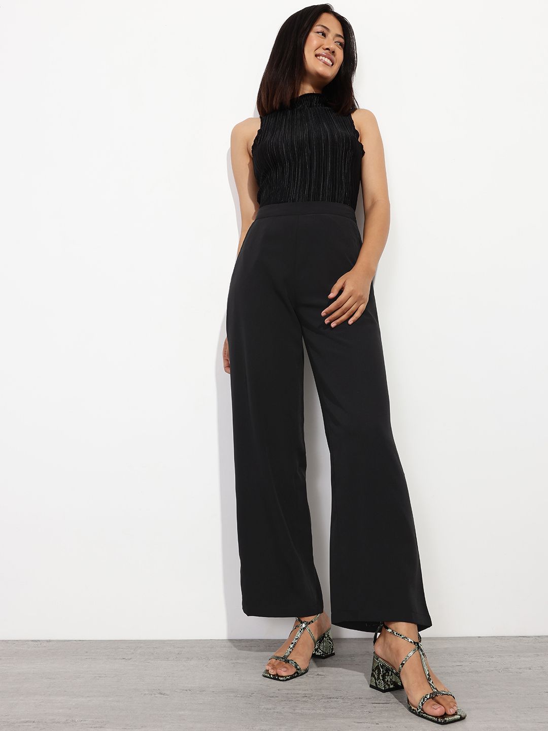 DressBerry Women Elevated Basics Parallel Trousers
