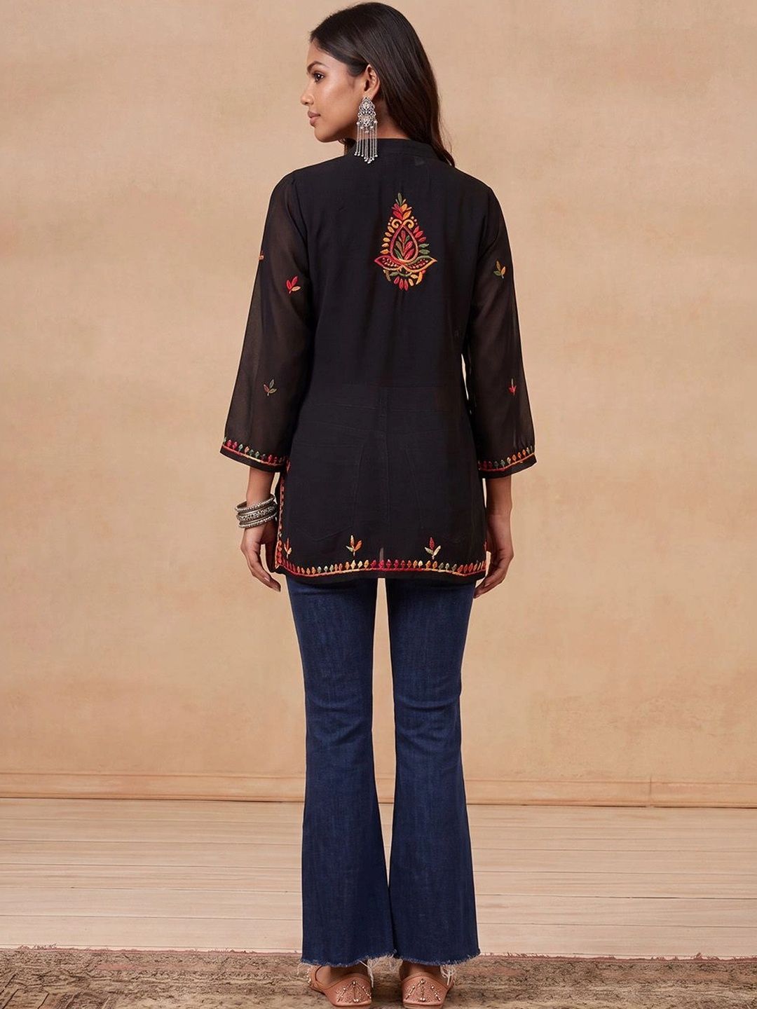 House of Chikankari Women Ethnic Motifs Embroidered Thread Work Georgette Kurta