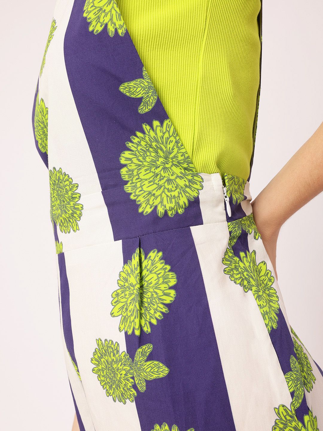 DressBerry Playful Yet Chic Stripe & Flower Printed Shoulder Straps Capri Jumpsuit