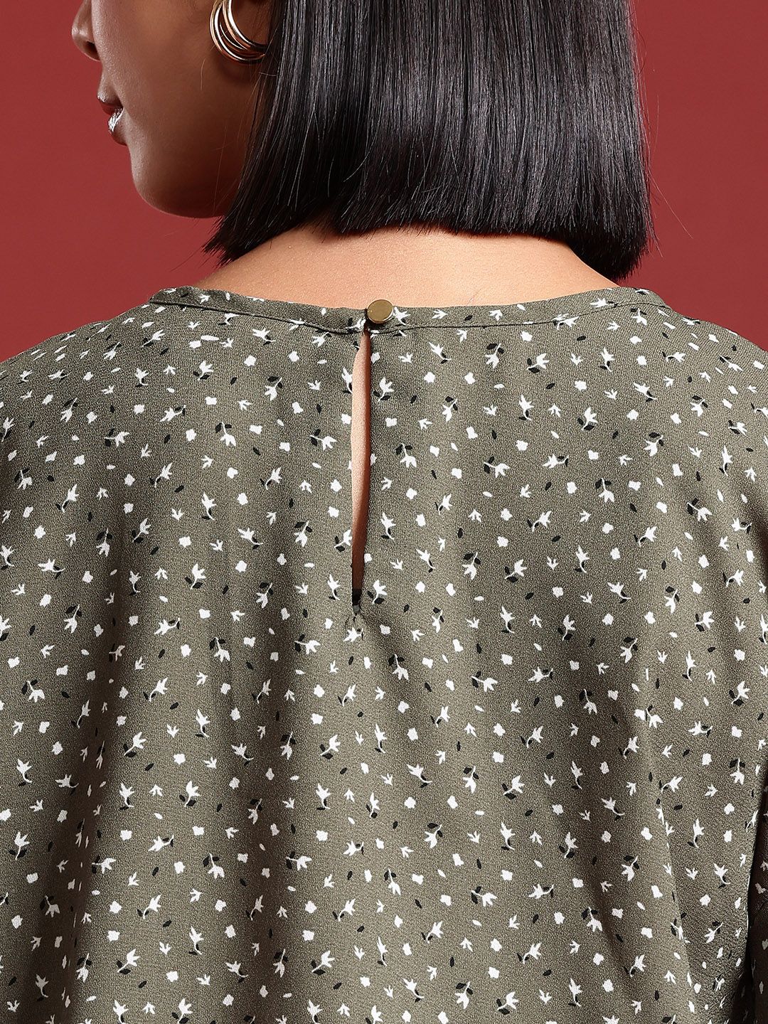 all about you Micro Print Puff Sleeves Top