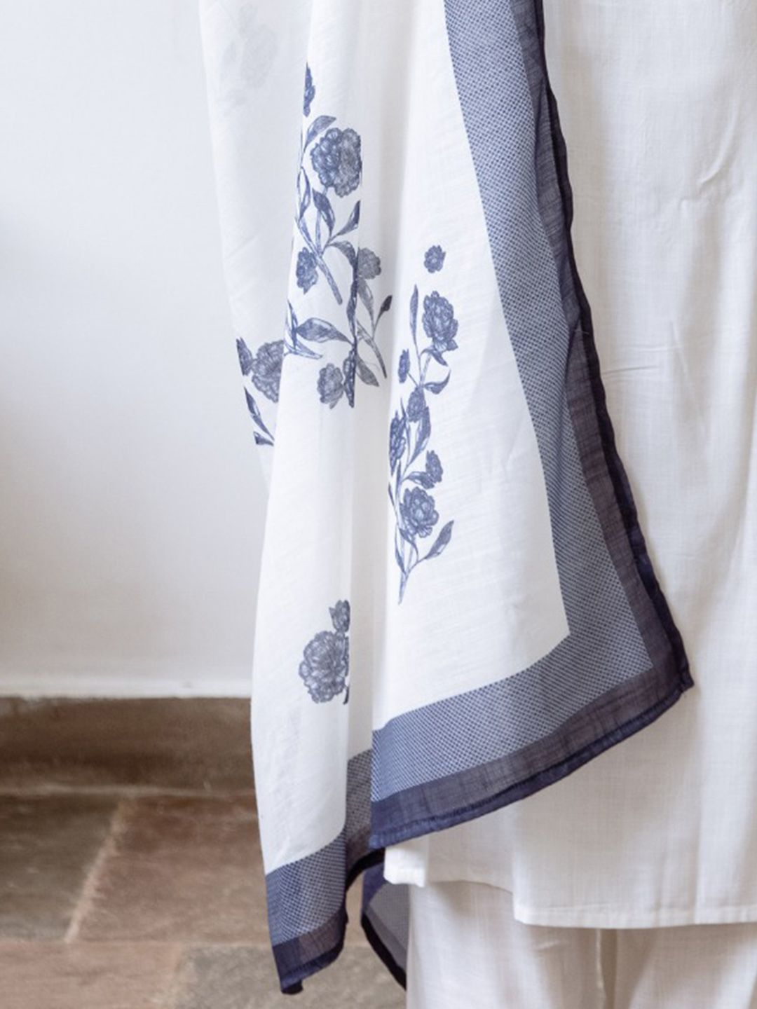 Indo Era Women Floral Embroidered Regular Thread Work Pure Cotton Kurta with Trousers & With Dupatta