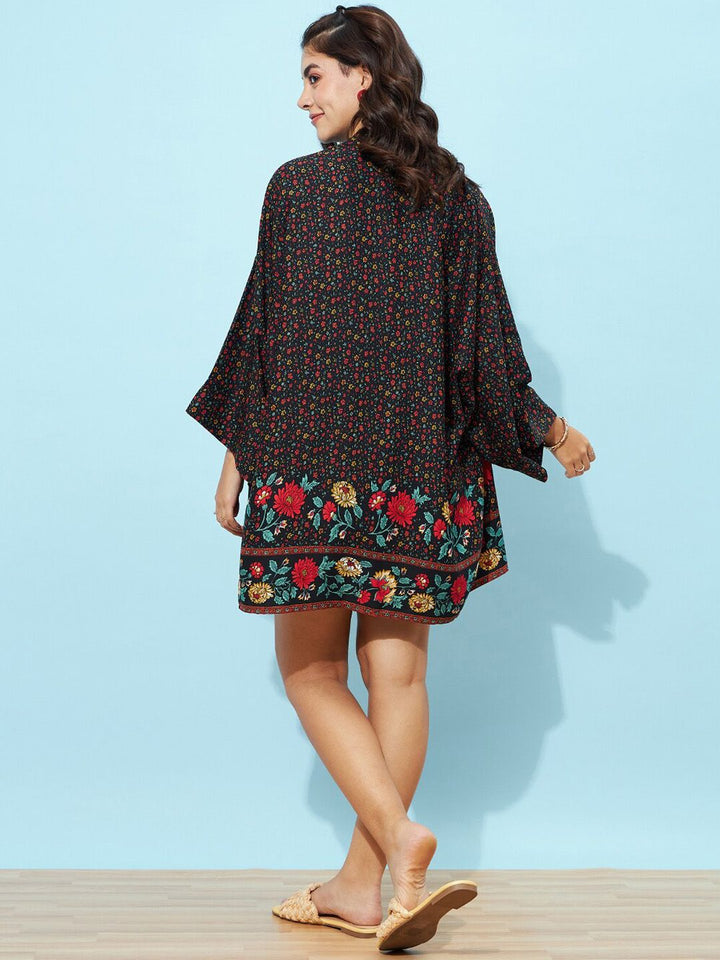 Berrylush Black Printed Top & Shorts With Shrug