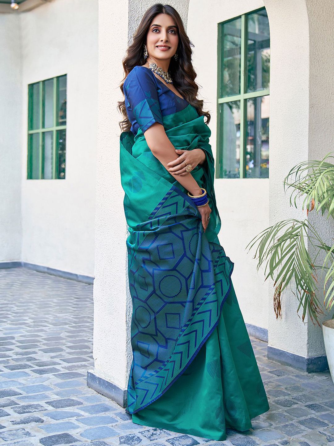 KALINI Woven Design Silk Blend Saree