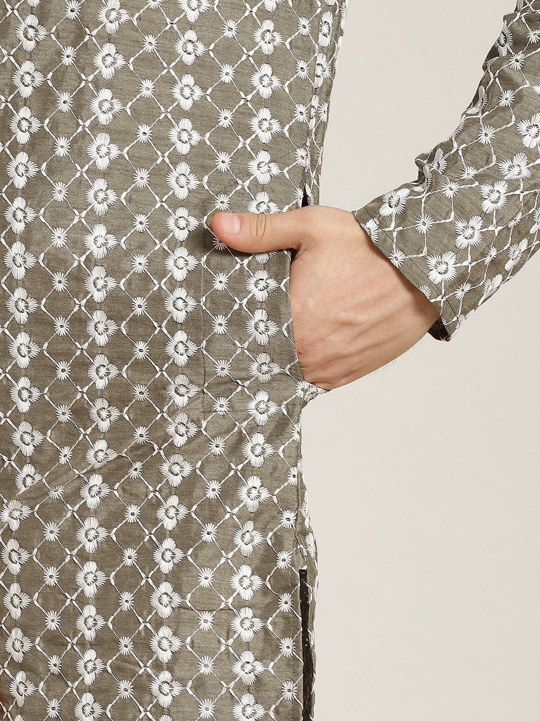 SOJANYA Men Olive Green & White Ethnic Motifs Embroidered Kurta