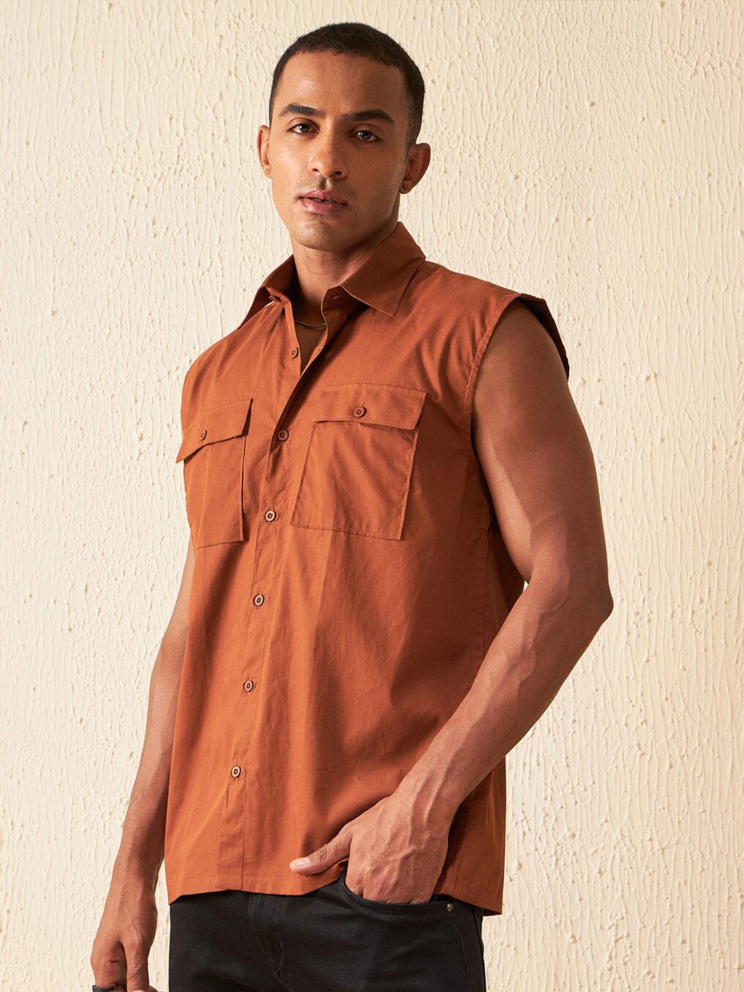 DENNISON Smart Sleeveless Cotton Casual Shirt