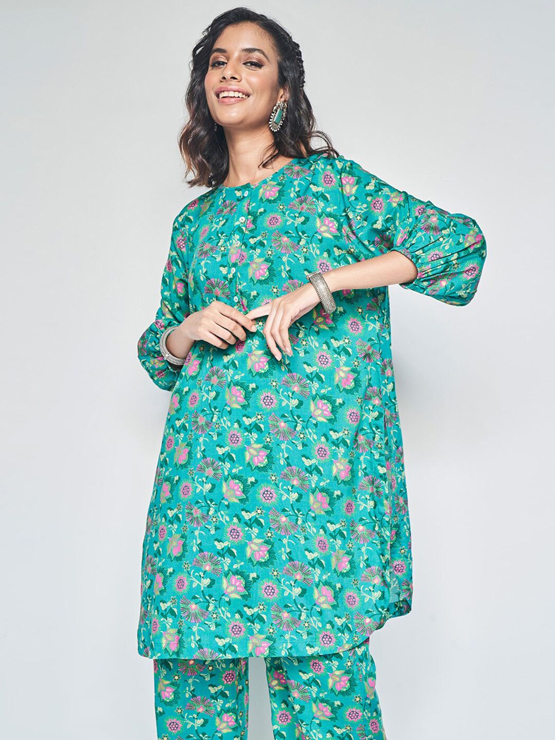 Global Desi Women Floral Printed Regular Kurta with Trousers