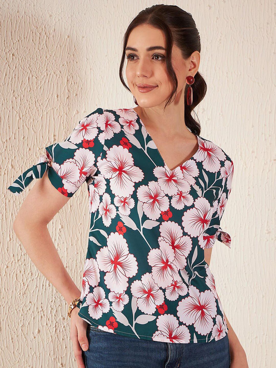 DENNISON Floral Printed V-Neck Crepe Top