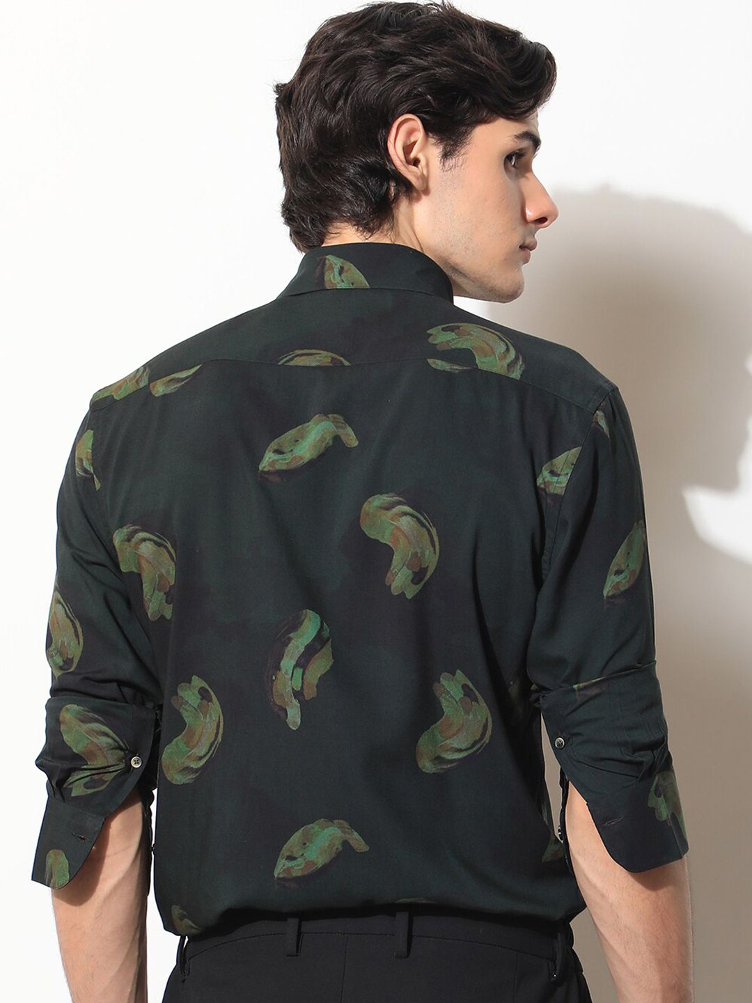 RARE RABBIT Men Inari Slim Fit Abstract Printed Shirt