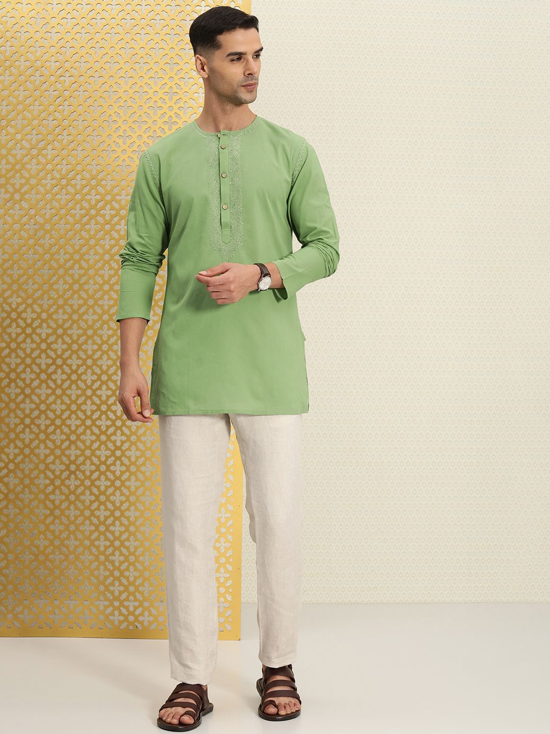 House of Pataudi Men Solid With Thread Work Detail Band Collar Jashn Short Kurta