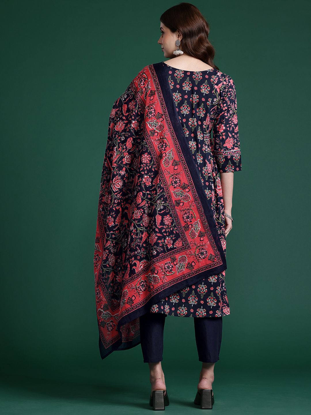 Indo Era Floral Printed Panelled Gotta Patti Pure Cotton Kurta With Trousers & Dupatta
