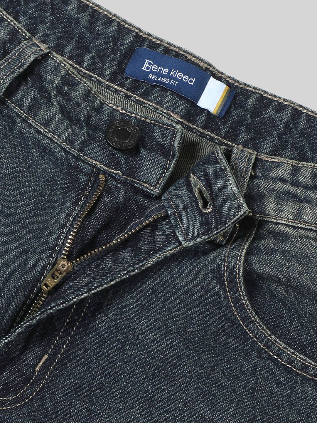 Bene Kleed Men Relaxed Fit Pocket Distress Tinted Jeans