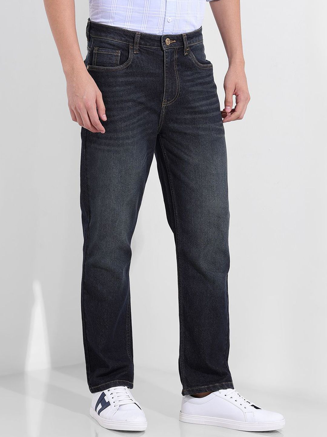 The Indian Garage Co Men Slim Fit Mid-Rise Heavy Fade Jeans