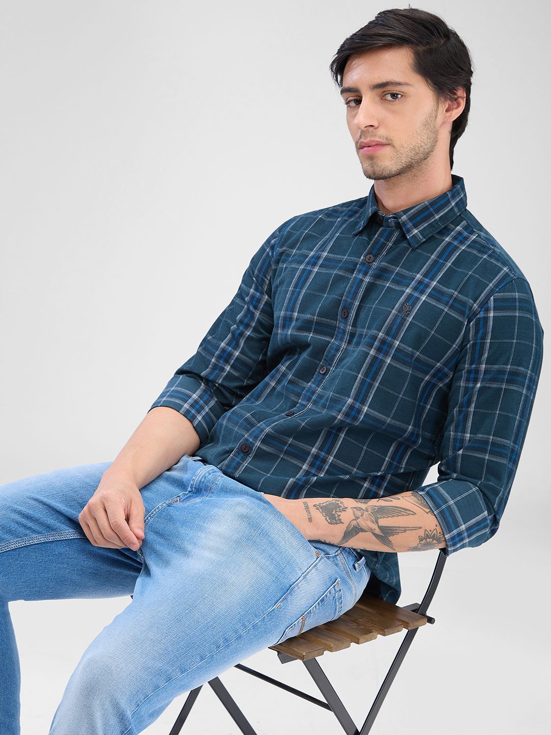 Spykar Men Slim Fit legap menyebar baju kasual kolar