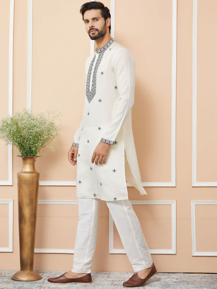 See Designs Men Geometric Embroidered Thread Work Kurta