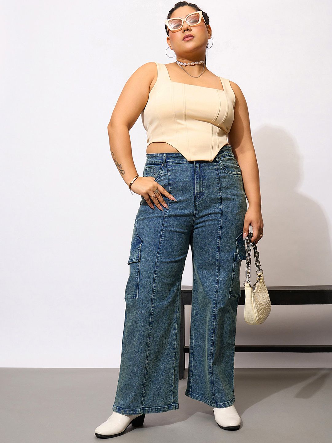 SASSAFRAS Curve Women PLus Size Comfort Acid Wash Clean Look Stretchable Jeans