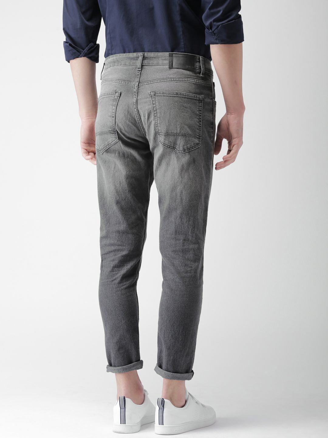 Highlander Men Arang Kelabu Kelabu Tapered Fit Clean Clean Look Panjang Seluar Jeans Regangan