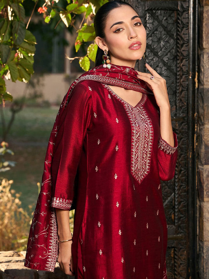 Indo Era Ethnic Motifs Embroidered V-Neck Thread Work Kurta with Trousers & Dupatta
