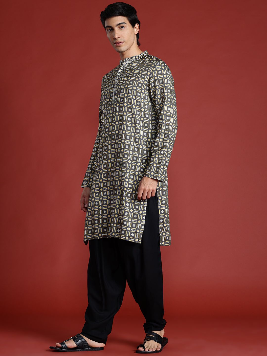 Anouk Printed Regular Thread Work Kurta with Salwar