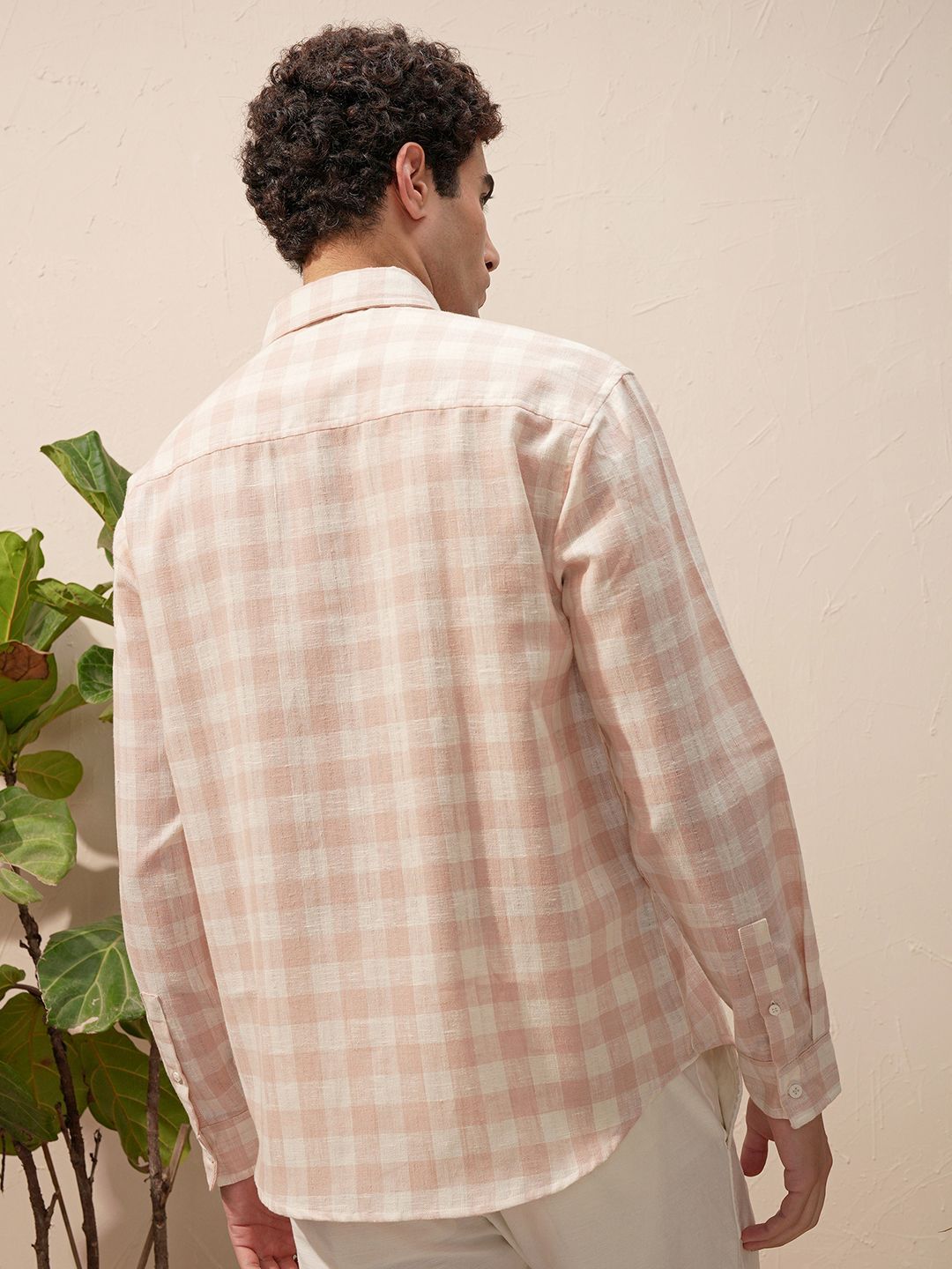 HIGHLANDER Men Checked Spread Collar Casual Shirt