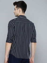 HIGHLANDER Men Navy Blue & White Slim Fit Striped Pure Cotton Casual Shirt