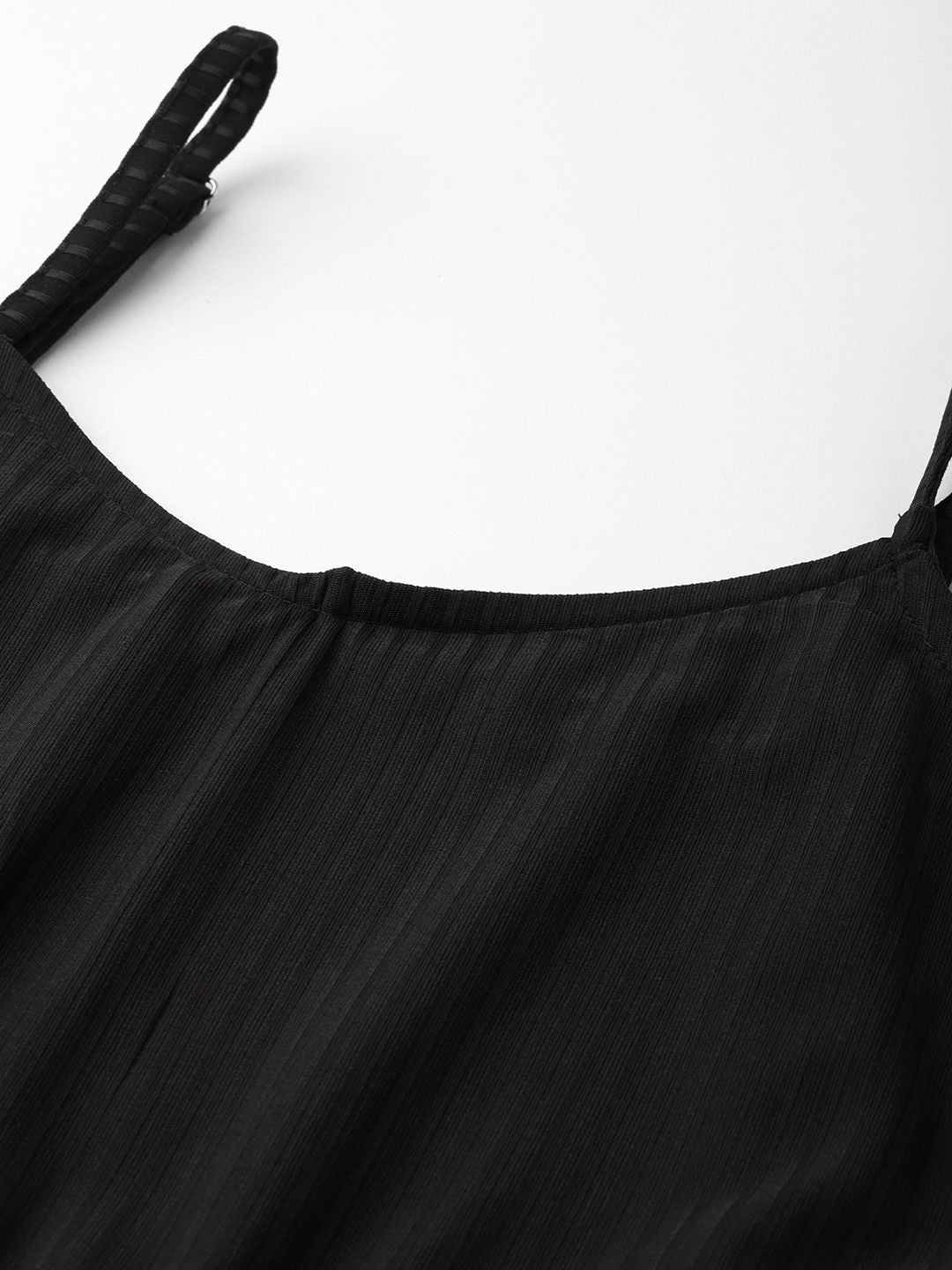 DressBerry Cut-Out Queen Ribbed Crop Top