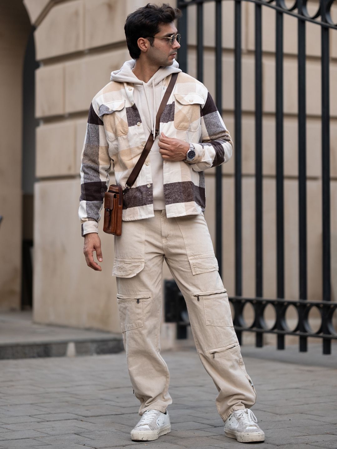 Powerlook Men Loose Fit Cotton Cargos Trousers