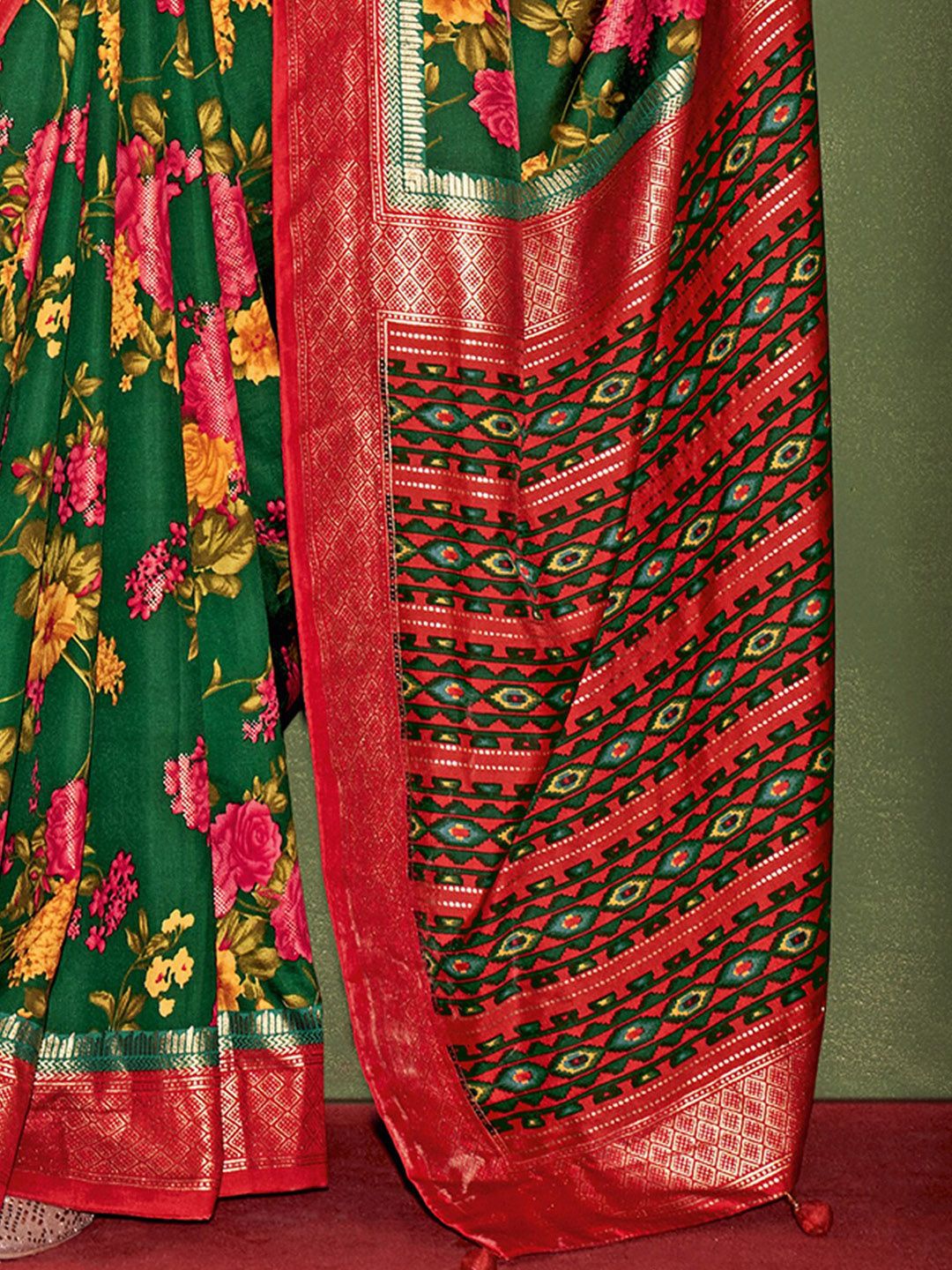 Saree mall Floral Printed Zari Bagh Sarees